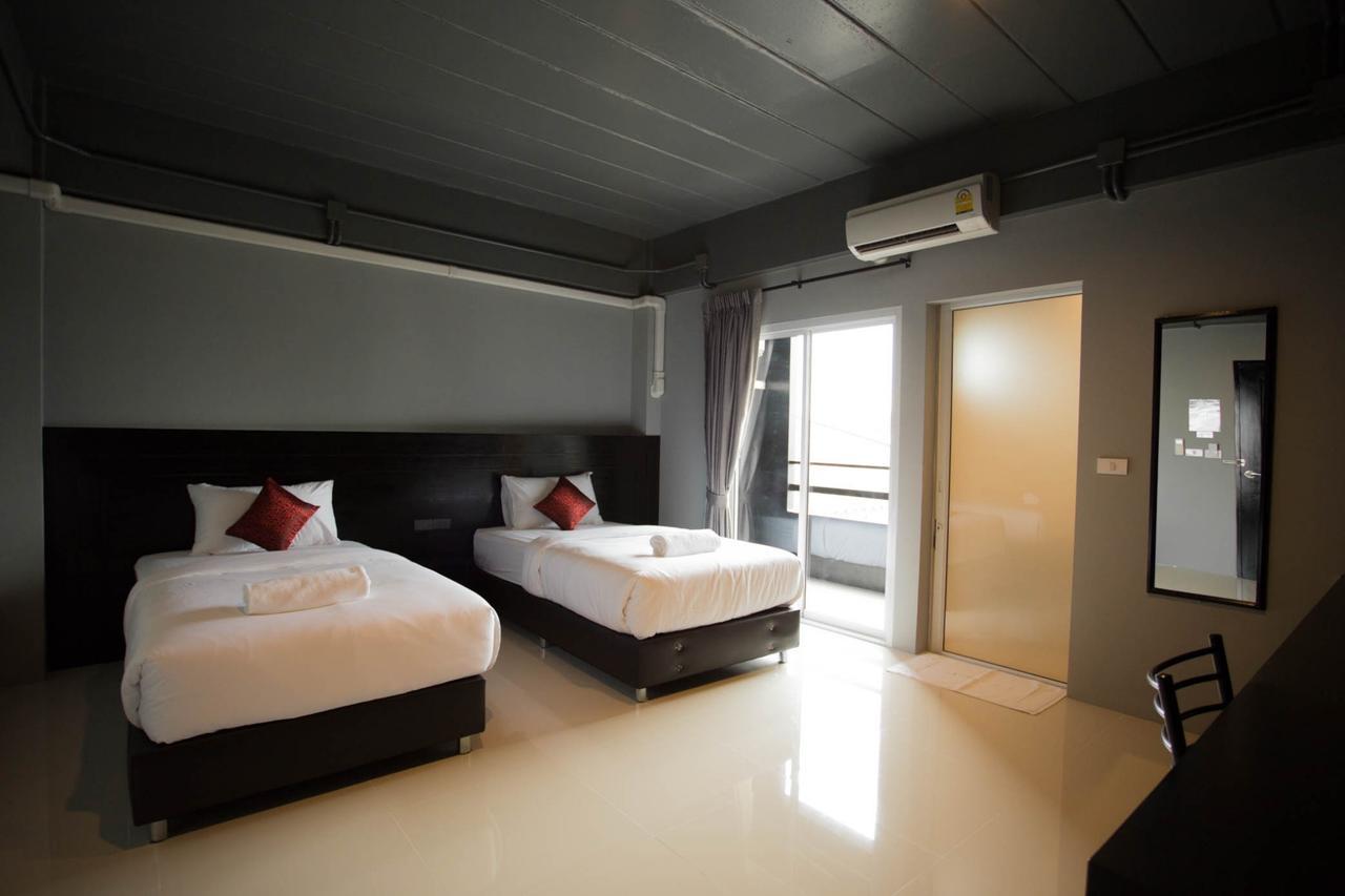 B-Black Residence Chonburi Bagian luar foto