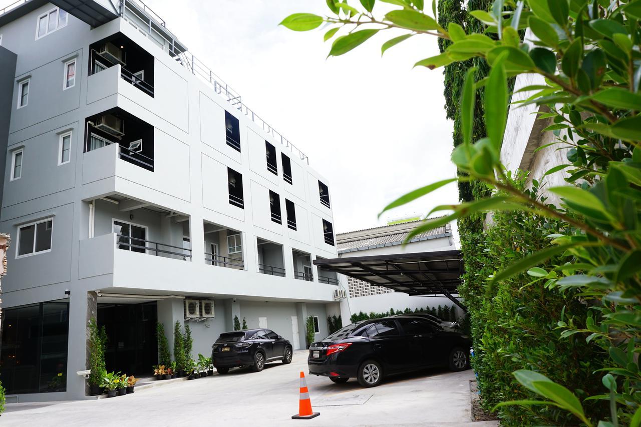 B-Black Residence Chonburi Bagian luar foto