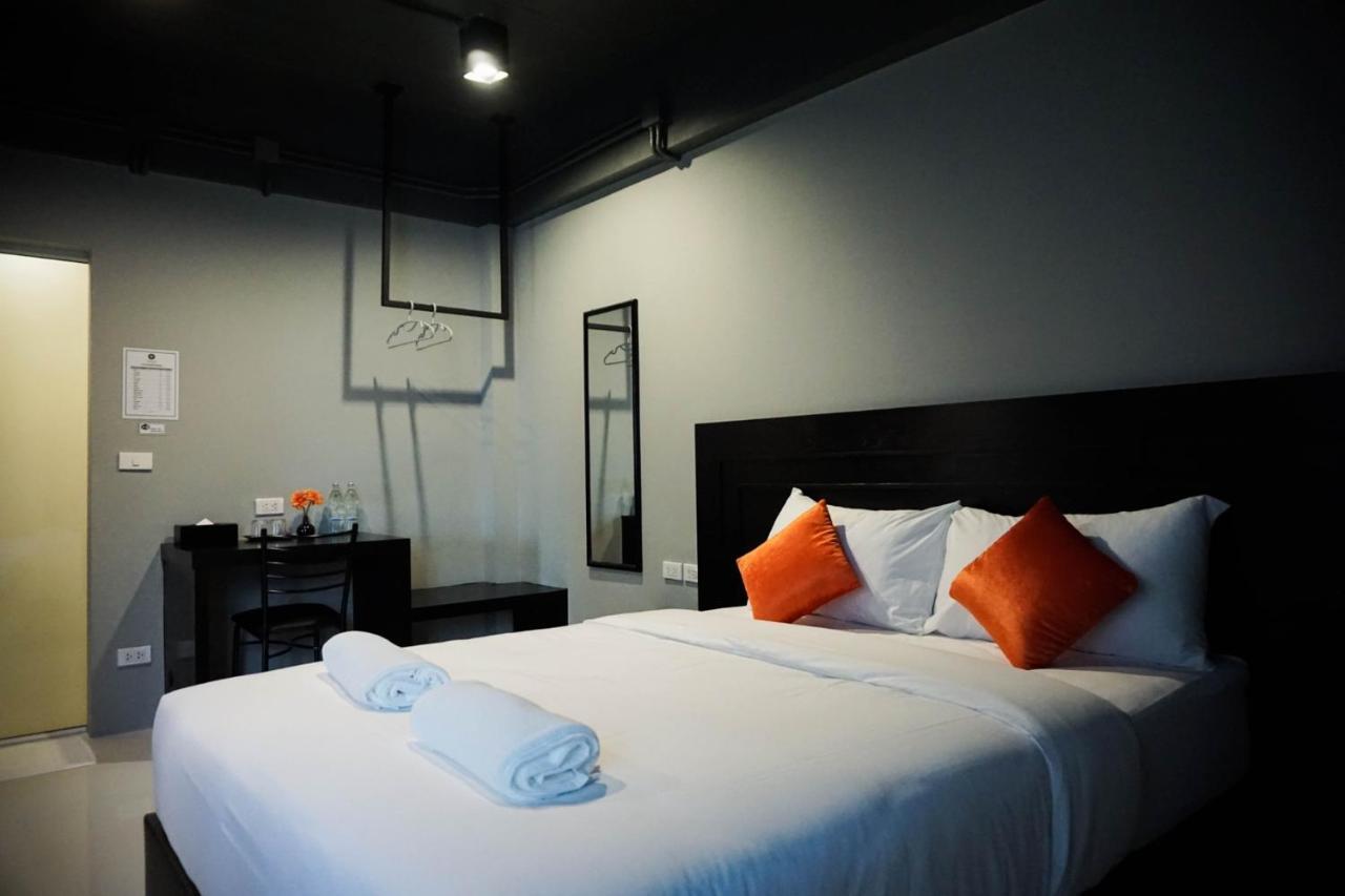 B-Black Residence Chonburi Bagian luar foto